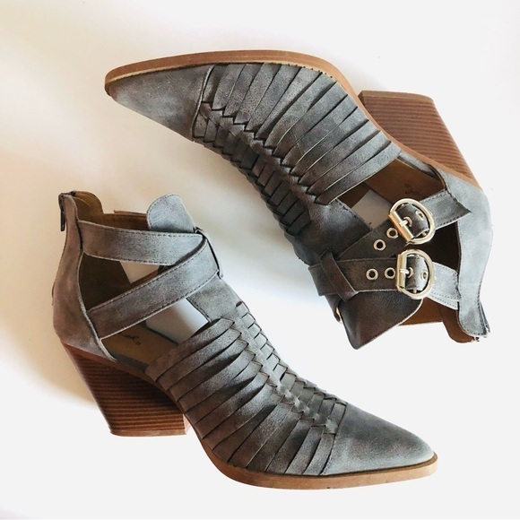 Qupid Zooey Western Woven Pointed Toe Booties - Picture 9 of 16